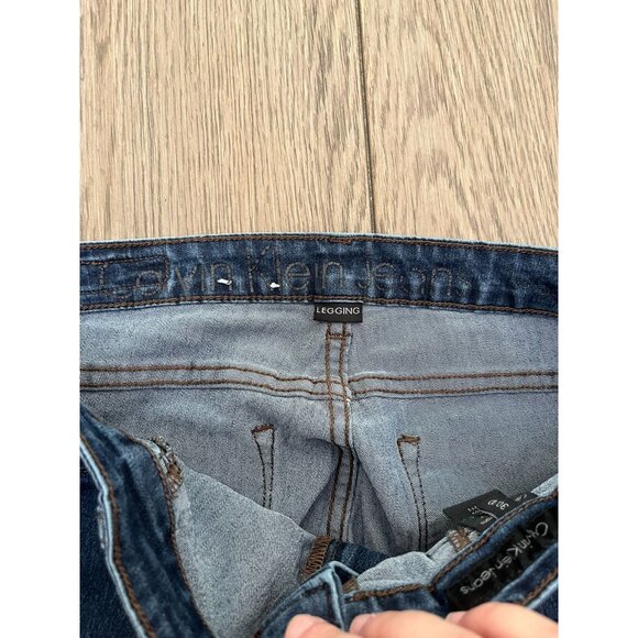 EUC Calvin Klein Women's Legging Jeans Size 10/30 Dark Wash Denim - Picture 3 of 5